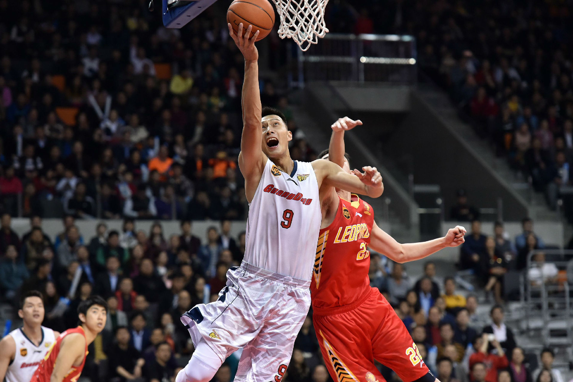 每位队员都 每位队员都