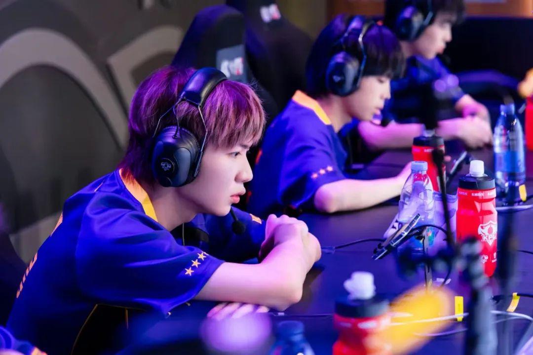 相信随着他 相信随着他