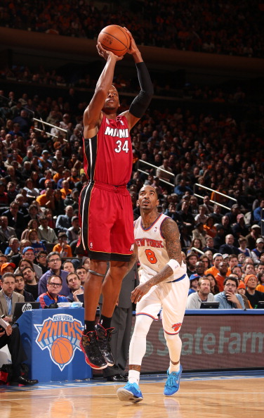 拉扯肋部 拉扯肋部